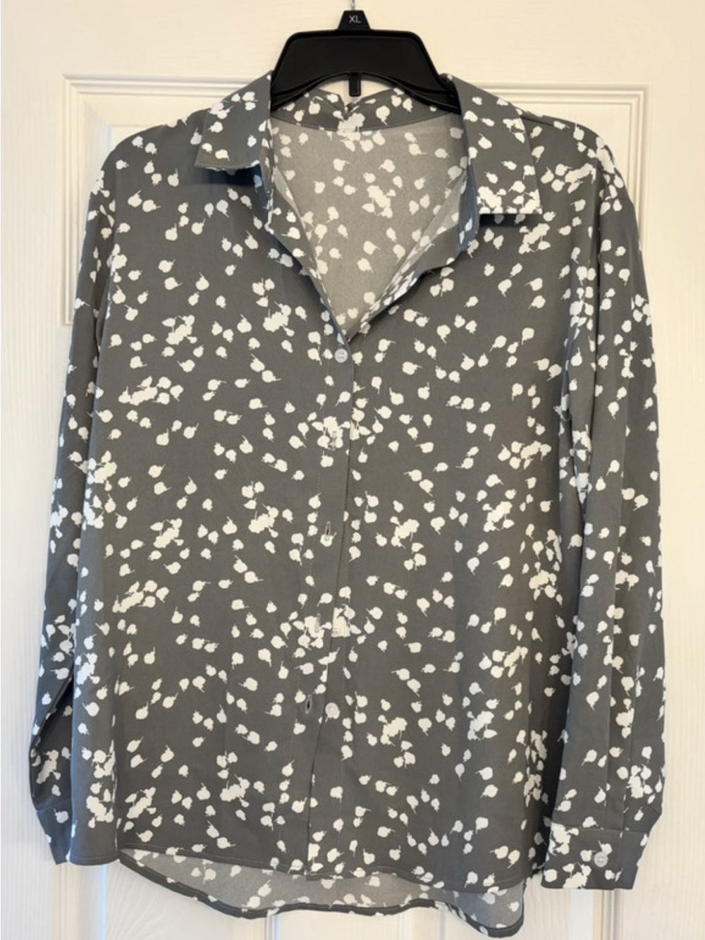 Gray Button-Front Floral Print Blouse
